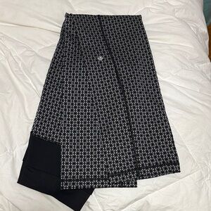 Lululemon womens Black Geometric Pattern Pants